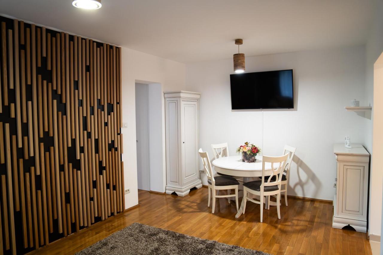 Ultracentral Golden Apartament 1 Suceava Exterior foto